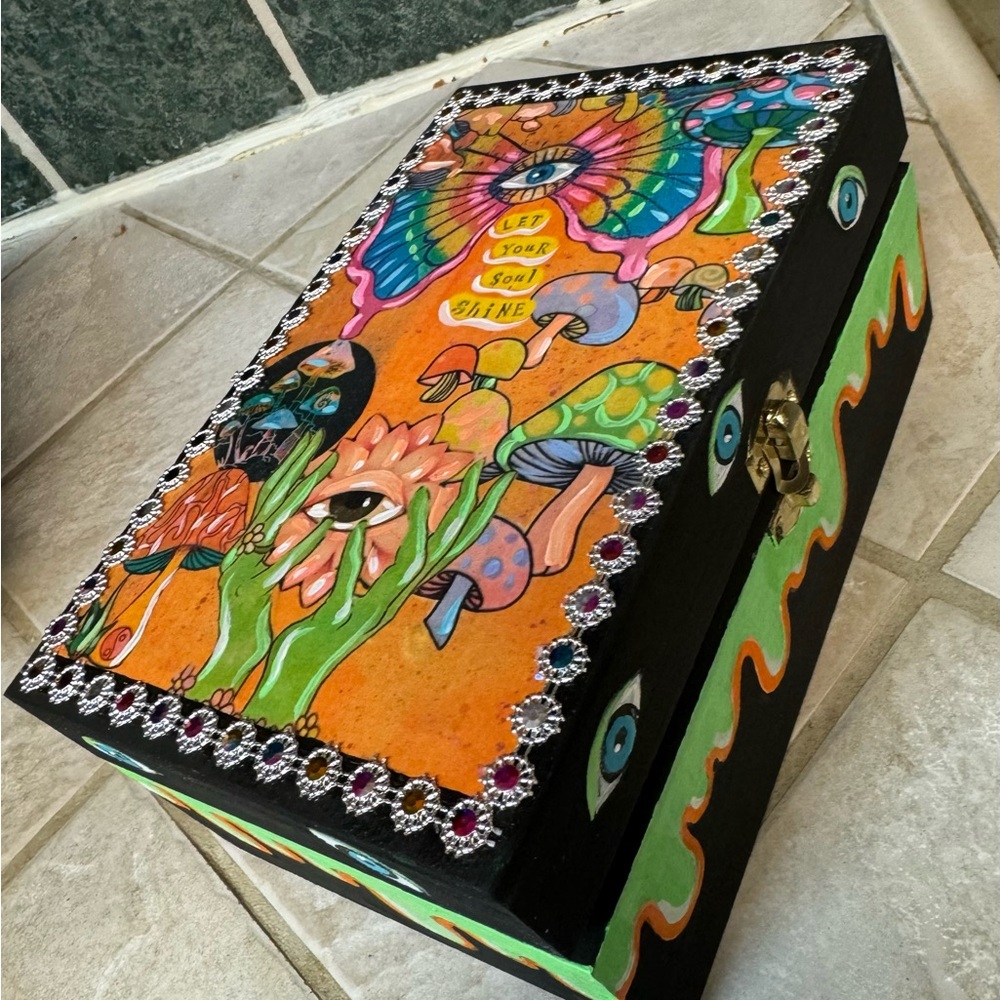 Hippie mushroom painted wooden Keepsake Stash Trinket box